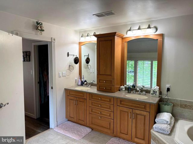 11 RANCOCAS LN, Medford, NJ 08055