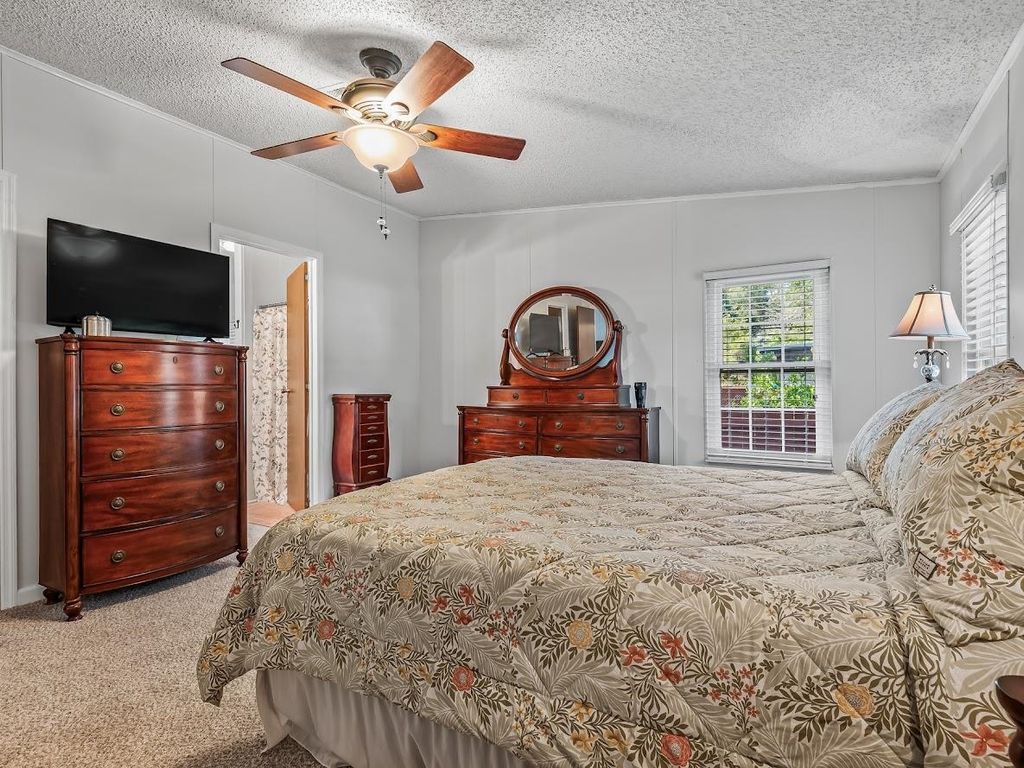 Image 15 of property listing at 1317 Tree Circle, Tallahassee, FL 32304