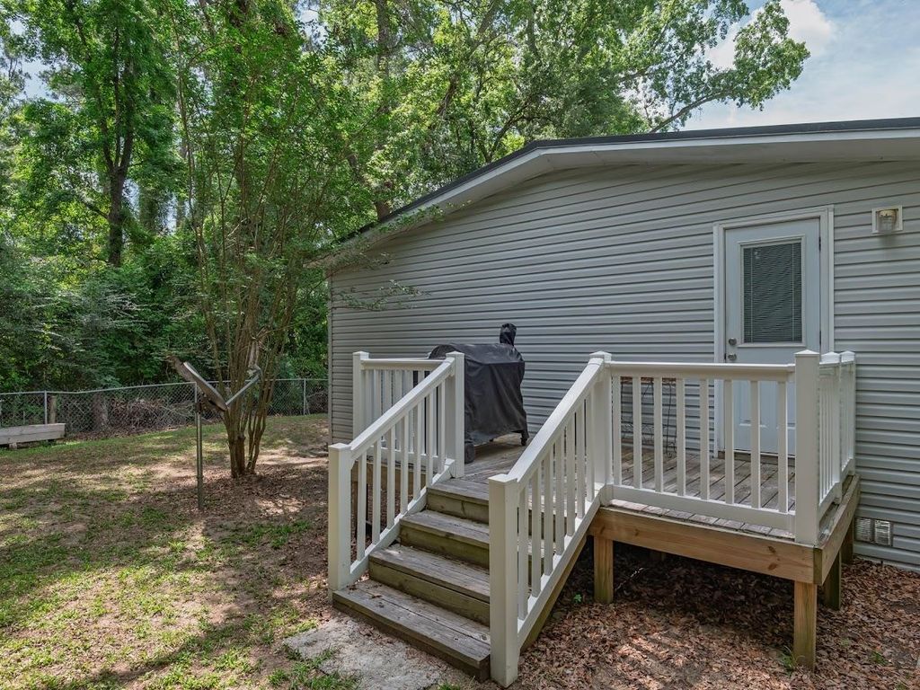Image 37 of property listing at 1317 Tree Circle, Tallahassee, FL 32304