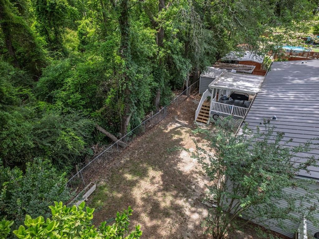 Image 42 of property listing at 1317 Tree Circle, Tallahassee, FL 32304