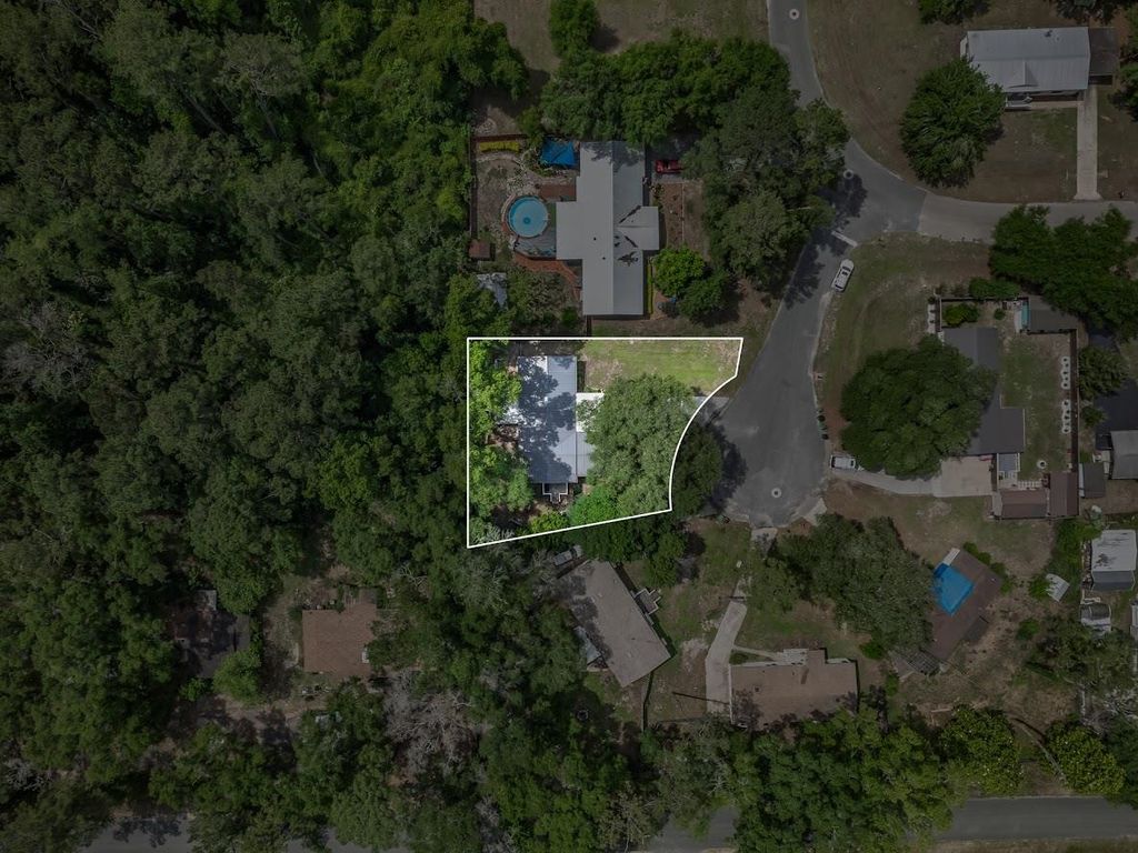 Image 45 of property listing at 1317 Tree Circle, Tallahassee, FL 32304