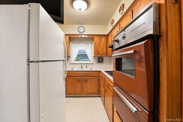 1512 Stadium Avenue, Bronx, NY 10465