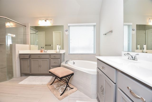 9331 Stablewood Lakes Lane, Tomball, TX 77375