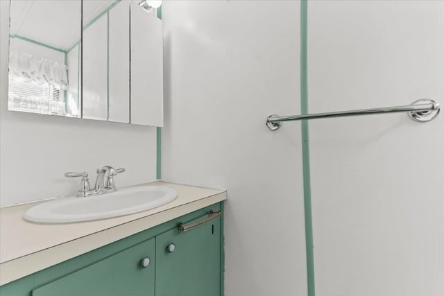 5 Presidents Way, Carver, MA 02330