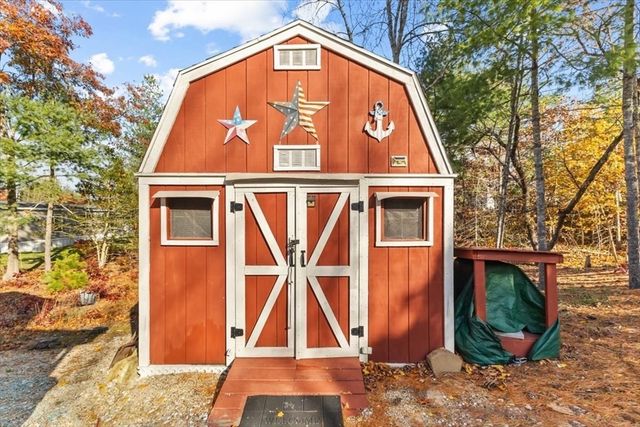 5 Presidents Way, Carver, MA 02330