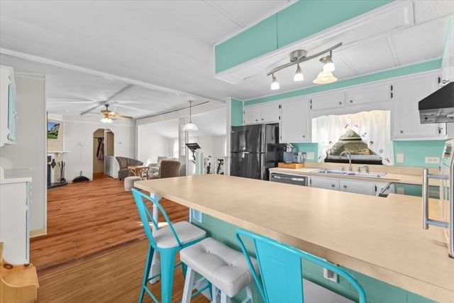 5 Presidents Way, Carver, MA 02330