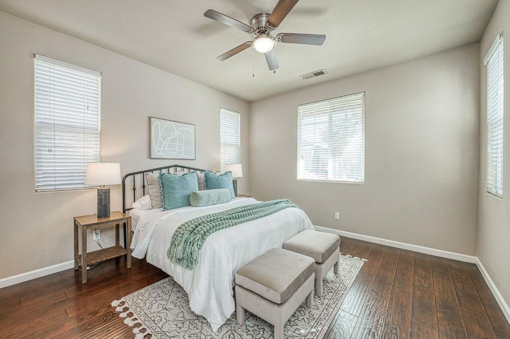 Image 11 of property listing at 3911 Heritage Avenue, Clovis, CA 93619