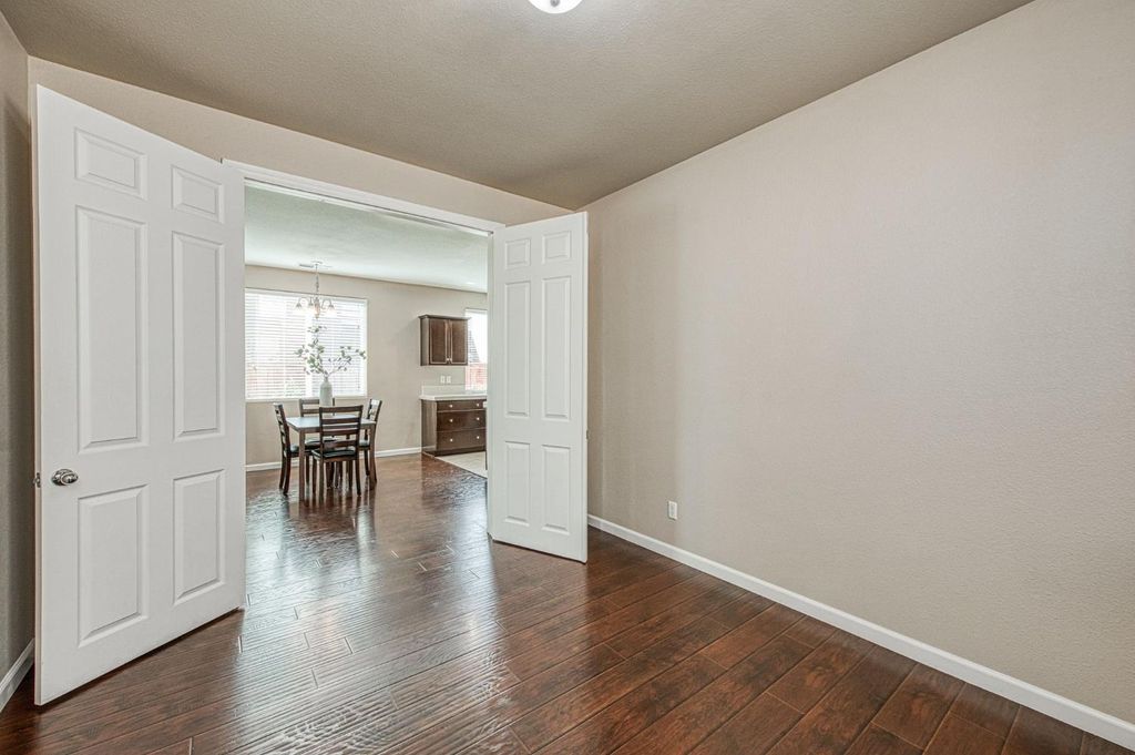 Image 15 of property listing at 3911 Heritage Avenue, Clovis, CA 93619
