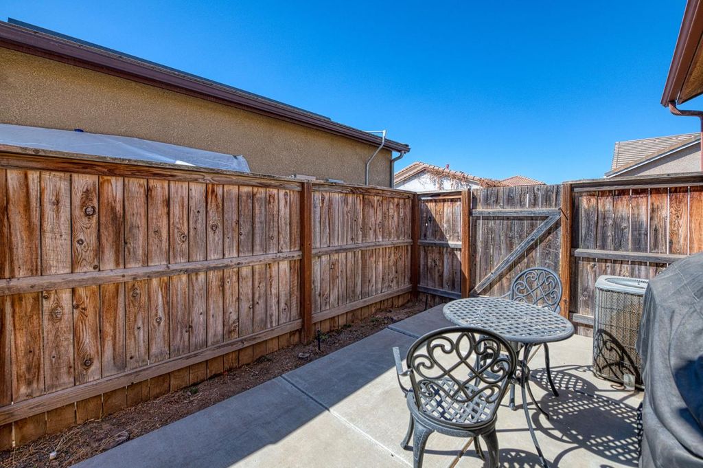 Image 19 of property listing at 3911 Heritage Avenue, Clovis, CA 93619