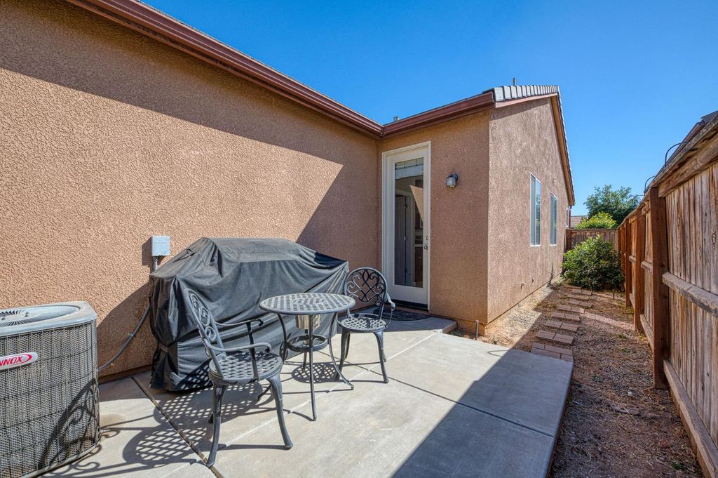 Image 20 of property listing at 3911 Heritage Avenue, Clovis, CA 93619
