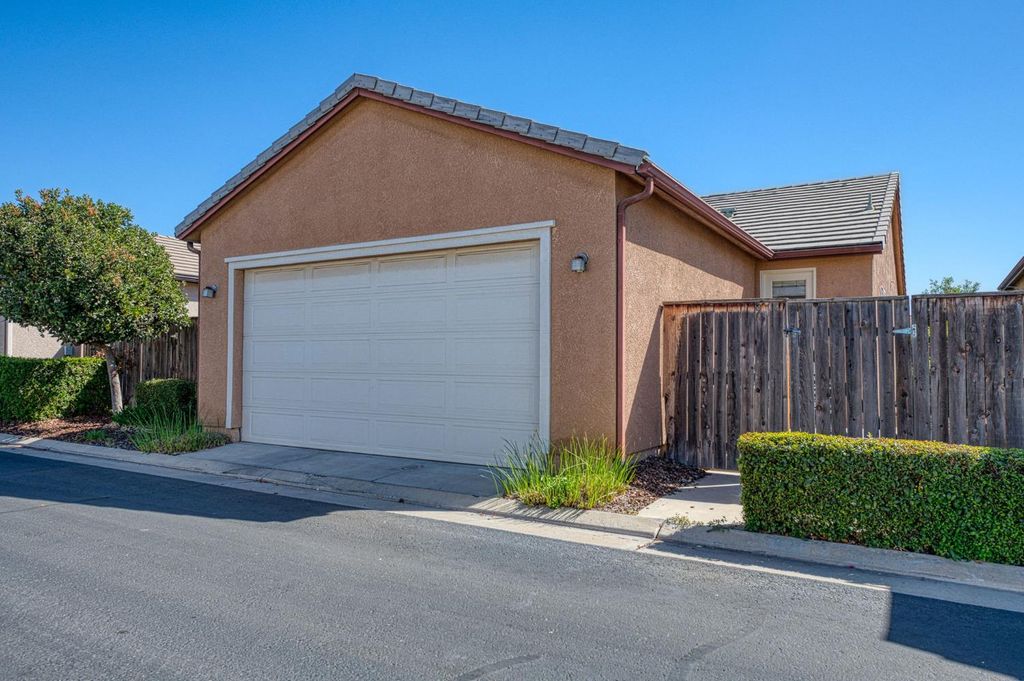 Image 21 of property listing at 3911 Heritage Avenue, Clovis, CA 93619