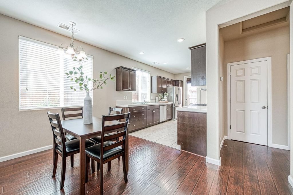 Image 6 of property listing at 3911 Heritage Avenue, Clovis, CA 93619