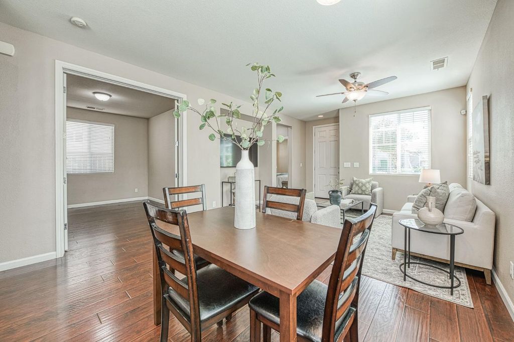 Image 7 of property listing at 3911 Heritage Avenue, Clovis, CA 93619
