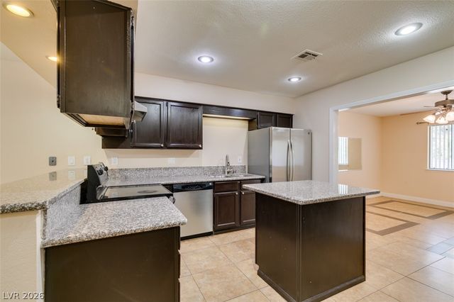 3221 East Rochelle Avenue, Las Vegas, NV 89121