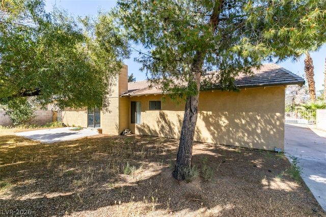 3221 East Rochelle Avenue, Las Vegas, NV 89121