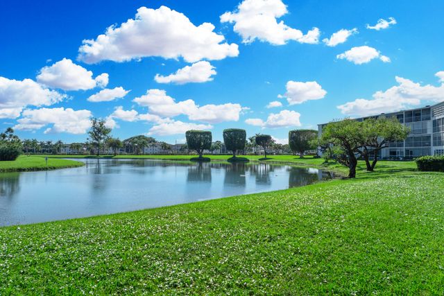 1018 Guildford A, Boca Raton, FL 33434