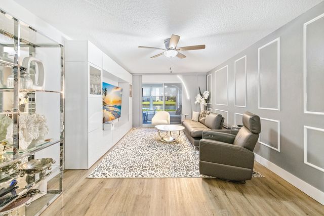 1018 Guildford A, Boca Raton, FL 33434