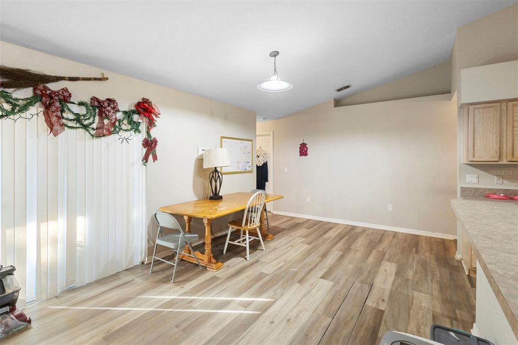 Image 7 of property listing at 1900 MONTECITO AVENUE, Deltona, FL 32738