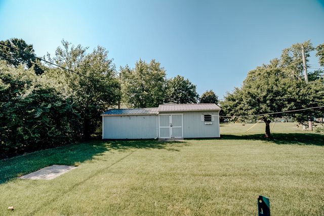 100 W Herron Court, Watseka, IL 60970