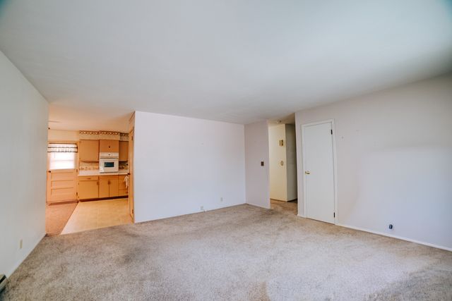 100 W Herron Court, Watseka, IL 60970