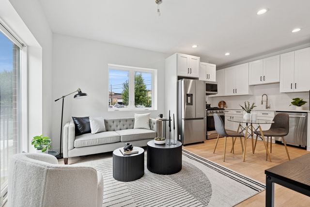 6755 N Hermitage Avenue 3, Chicago, IL 60626