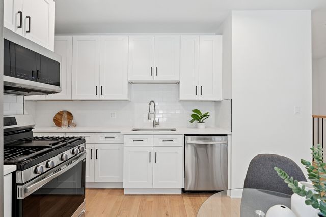 6755 N Hermitage Avenue 3, Chicago, IL 60626