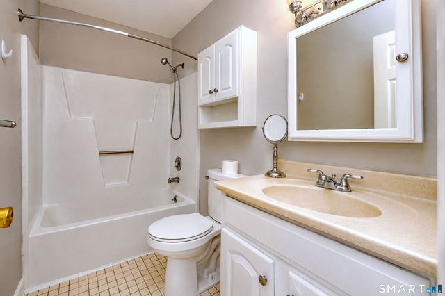 200 Yale Street 18A, Waterbury, CT 06704