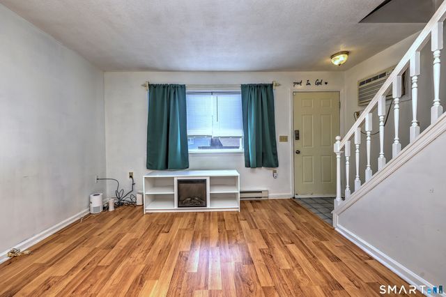 200 Yale Street 18A, Waterbury, CT 06704