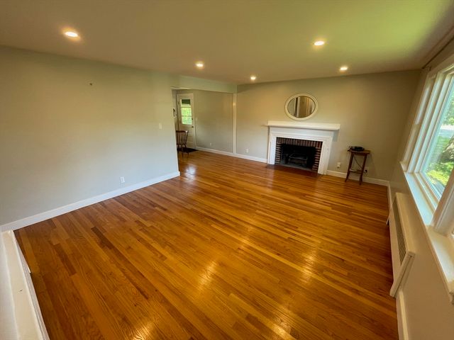 12 Anna Road, Woburn, MA 01801