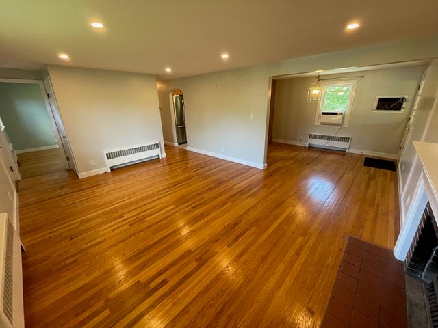 12 Anna Road, Woburn, MA 01801