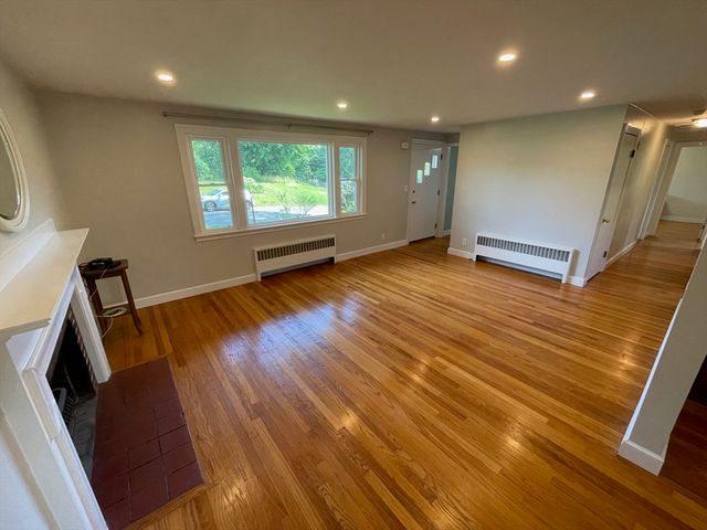 12 Anna Road, Woburn, MA 01801