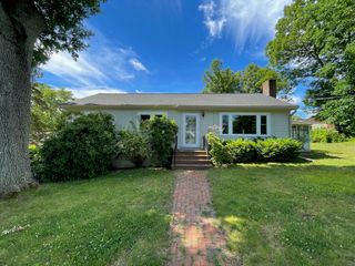 12 Anna Road, Woburn, MA 01801