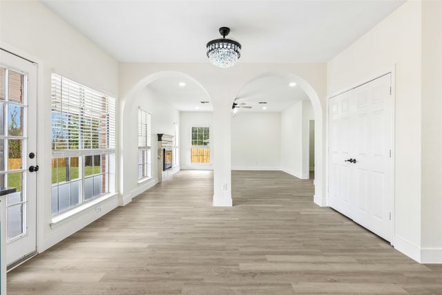 7108 Cadillac Boulevard, Arlington, TX 76016