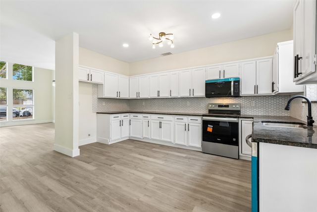 7108 Cadillac Boulevard, Arlington, TX 76016