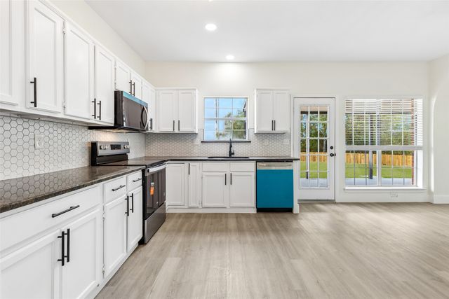 7108 Cadillac Boulevard, Arlington, TX 76016