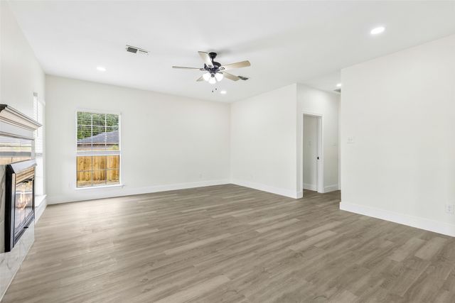 7108 Cadillac Boulevard, Arlington, TX 76016