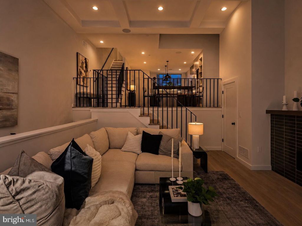 952 N 6TH ST, PHILADELPHIA, PA 19123 — photo 3