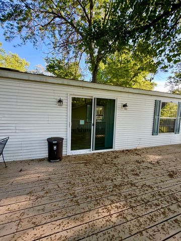 1009 Bay Road 23, Mchenry, IL 60051
