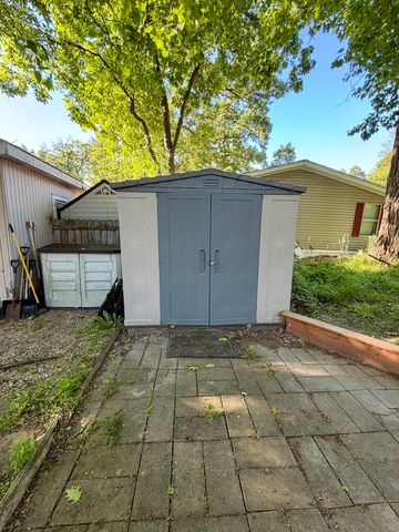 1009 Bay Road 23, Mchenry, IL 60051