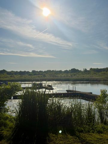 1009 Bay Road 23, Mchenry, IL 60051
