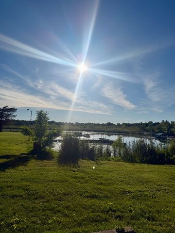 1009 Bay Road 23, Mchenry, IL 60051