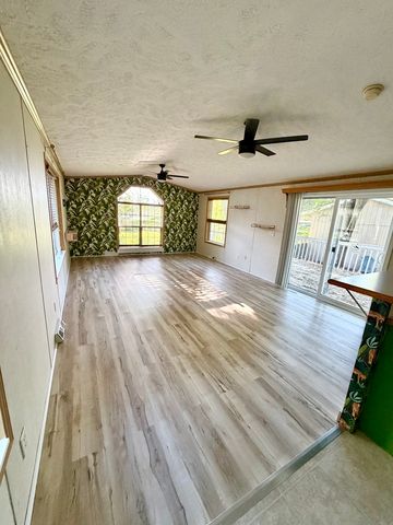 1009 Bay Road 23, Mchenry, IL 60051