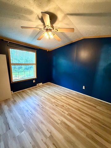 1009 Bay Road 23, Mchenry, IL 60051