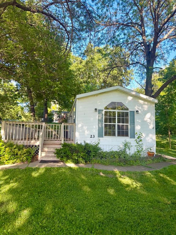 1009 Bay Road 23, Mchenry, IL 60051