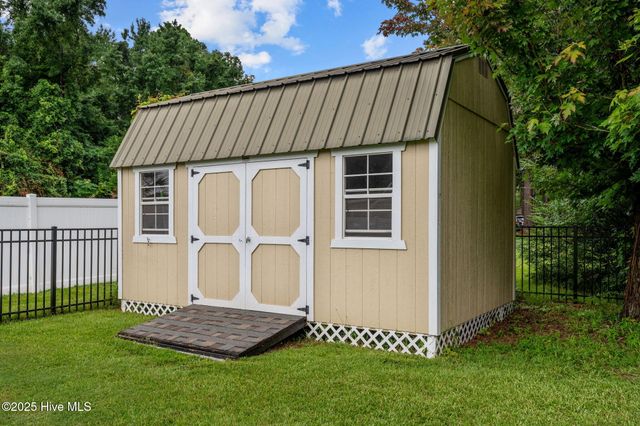 710 Red Birch Lane, Greenville, NC 27858