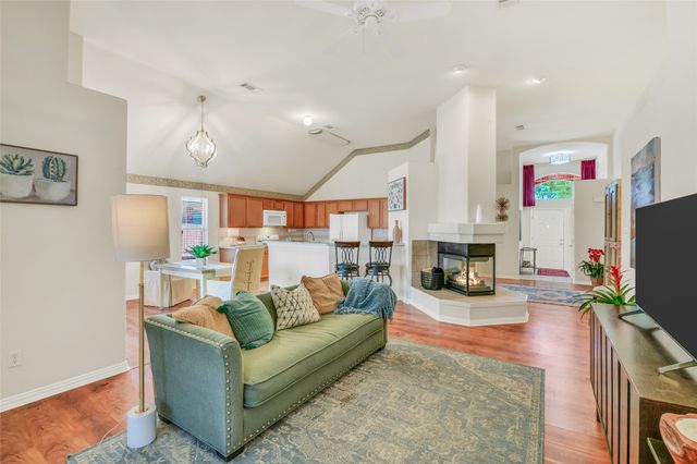 6216 Gillispie Drive, Fort Worth, TX 76132