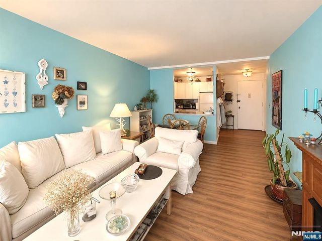 7100 Boulevard E 6K, Guttenberg, NJ 07093