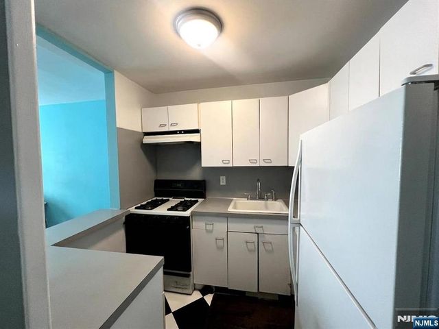 7100 Boulevard E 6K, Guttenberg, NJ 07093