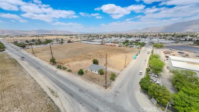 1011 W 7th St, San Jacinto, CA 92582