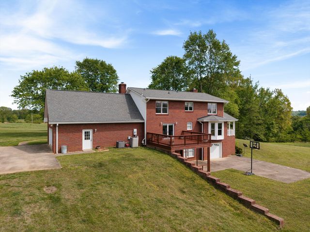 4870 Morrow Rd, Woodlawn, TN 37191
